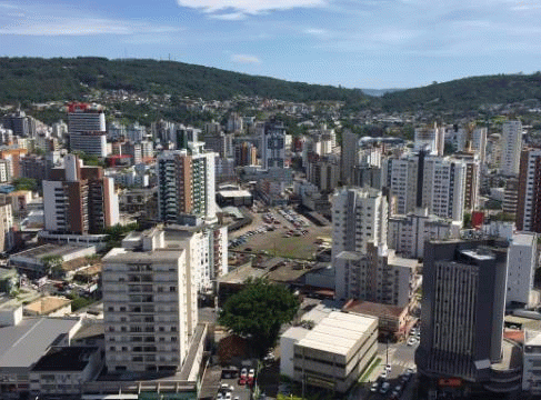 Criciúma representa 16% do consumo total de gás natural de Santa Catarina e 33% do número de clientes do estado, consolidando sua posição estratégica na rede de distribuição.