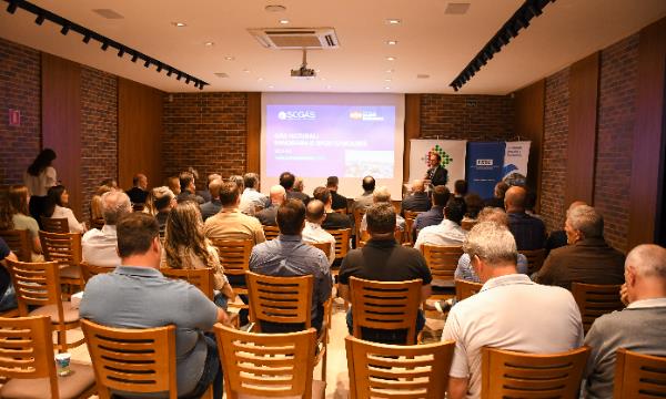 Participaram dos encontros gestores públicos, lideranças regionais e representantes de setores produtivos 