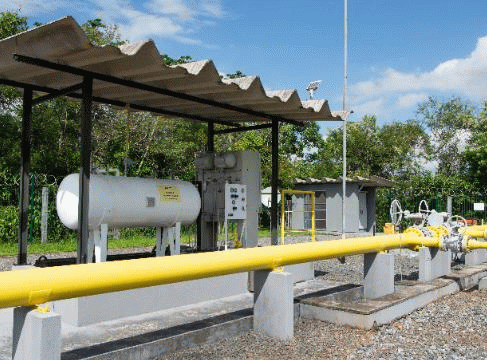 A redu&ccedil;&atilde;o foi viabilizada principalmente pela efici&ecirc;ncia da equipe de suprimento somada &agrave; varia&ccedil;&atilde;o favor&aacute;vel  nas cota&ccedil;&otilde;es do d&oacute;lar e do petr&oacute;leo Brent no mercado internacional