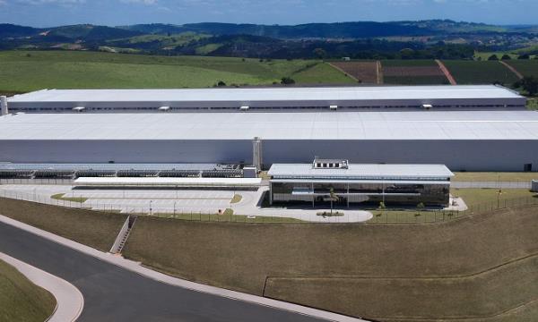  A estrutura local deu lugar a uma solução em nuvem, hospedada em um datacenter de referência na América Latina