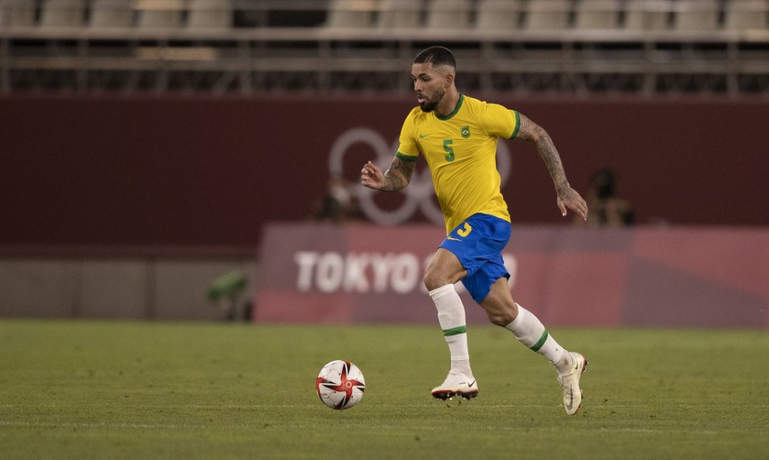 Juventus anuncia contratação do volante brasileiro Douglas Luiz