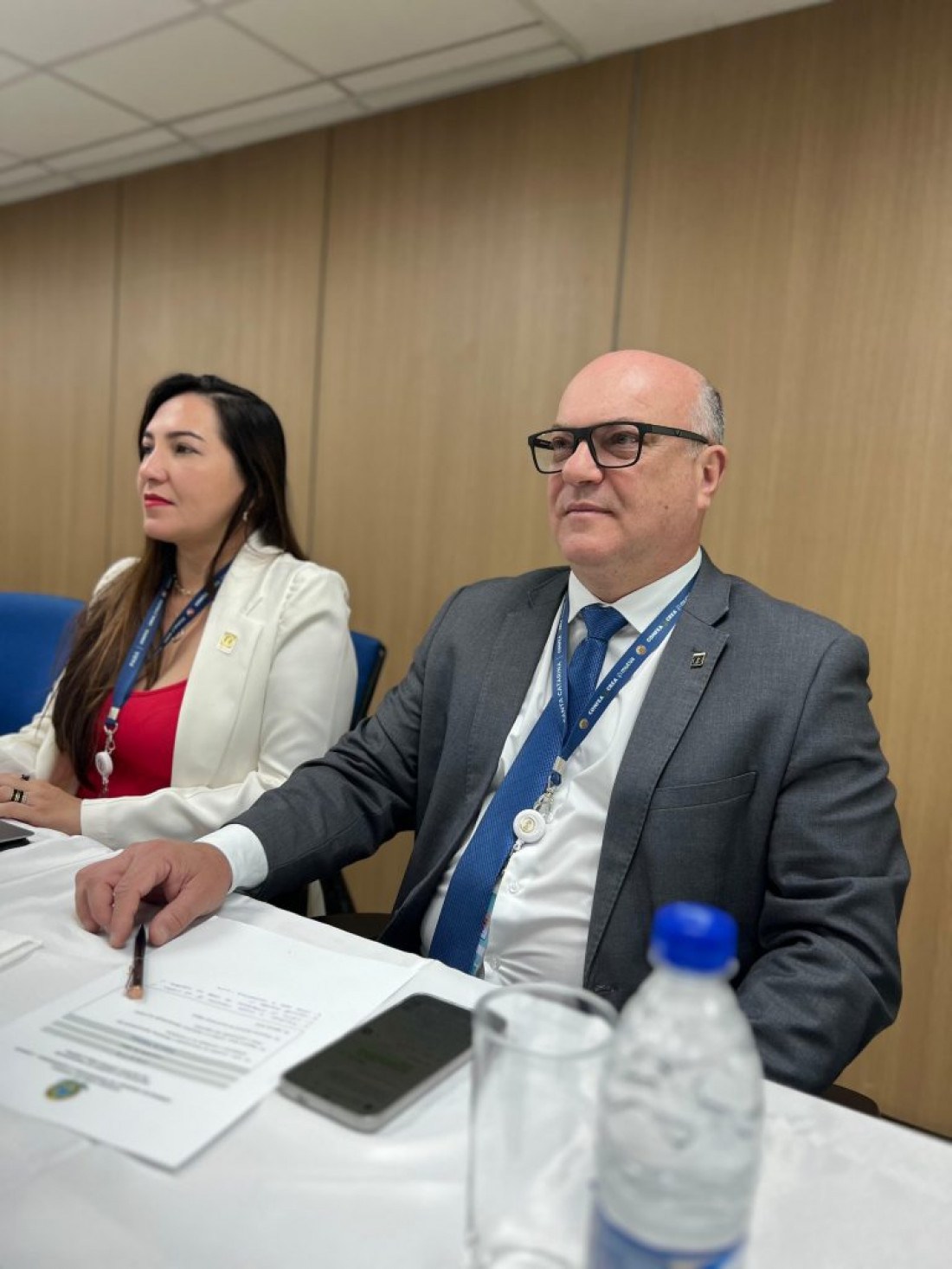 Presidente Kita Xavier e presidente do Crea-PA, engenheira Adriana Falconeri assistem à apresentação