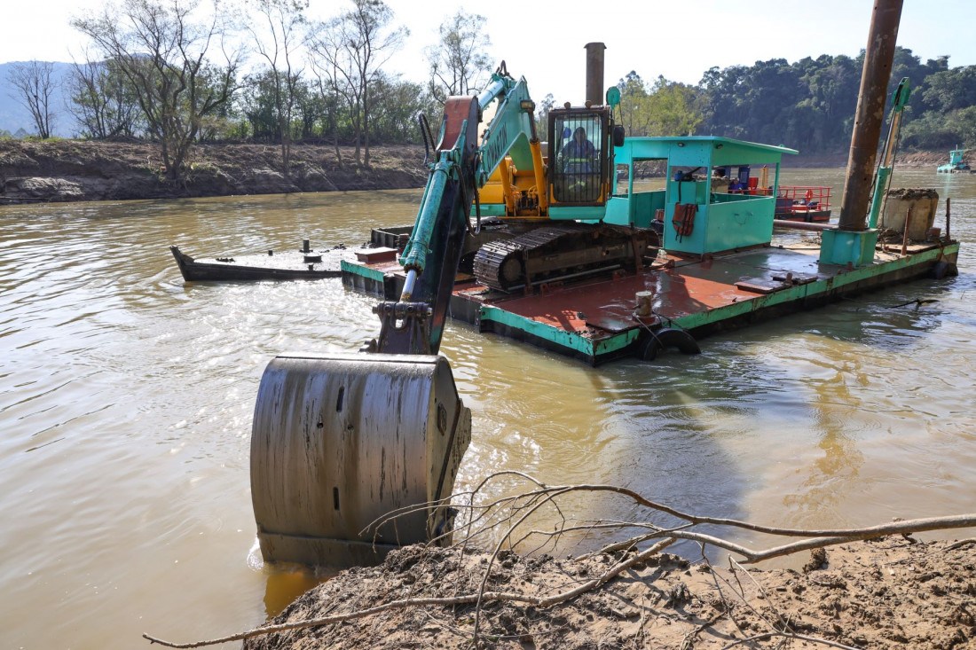 Limpeza do Rio Itajaí-Açú