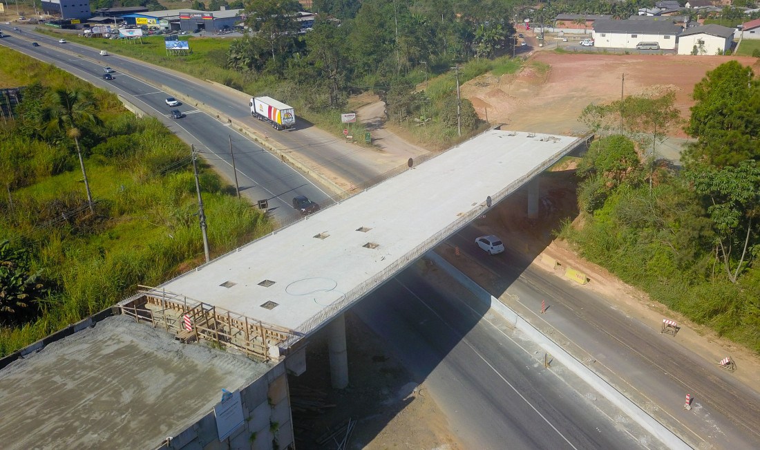 Obra na BR 470