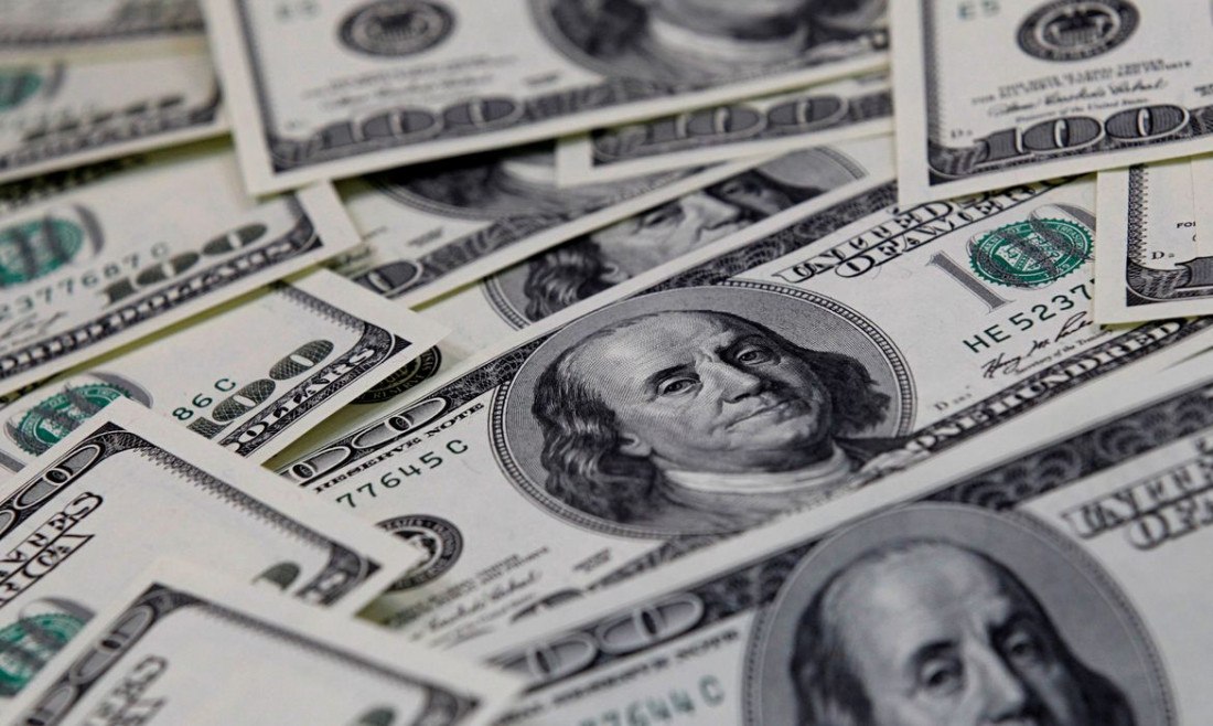 Dólar fecha a R$ 5,60 com apagão cibernético e eleições americanas