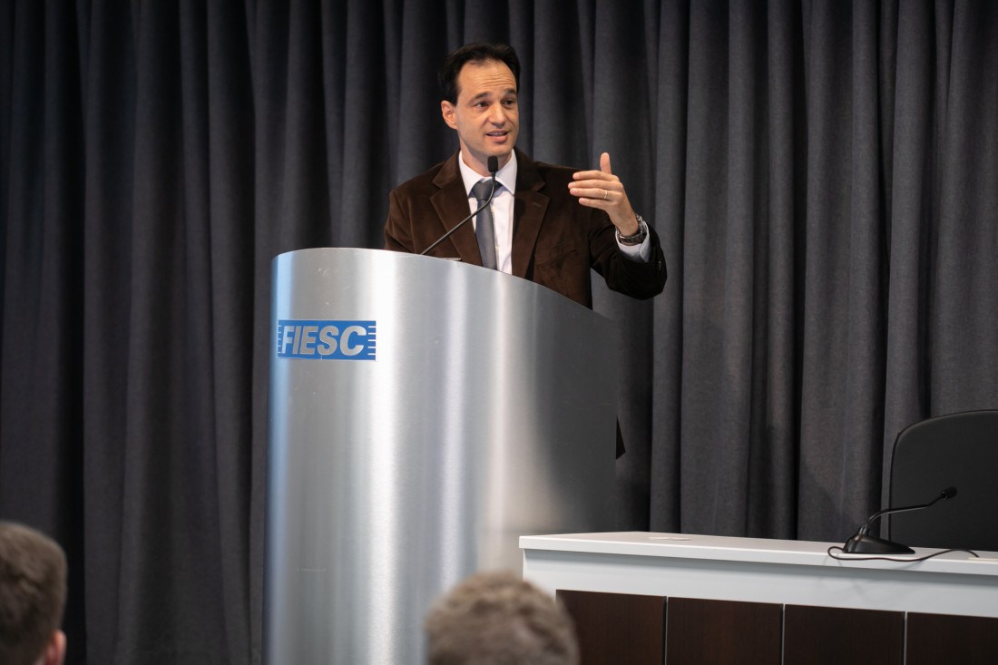 Reforma fiscal e contas públicas são desafios para crescimento, firma o economista-chefe da FIESC, Pablo Bittencourt