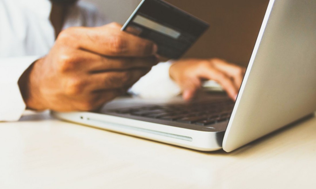 Juros do cartão de crédito sobem e atingem 429,5% ao ano em junho