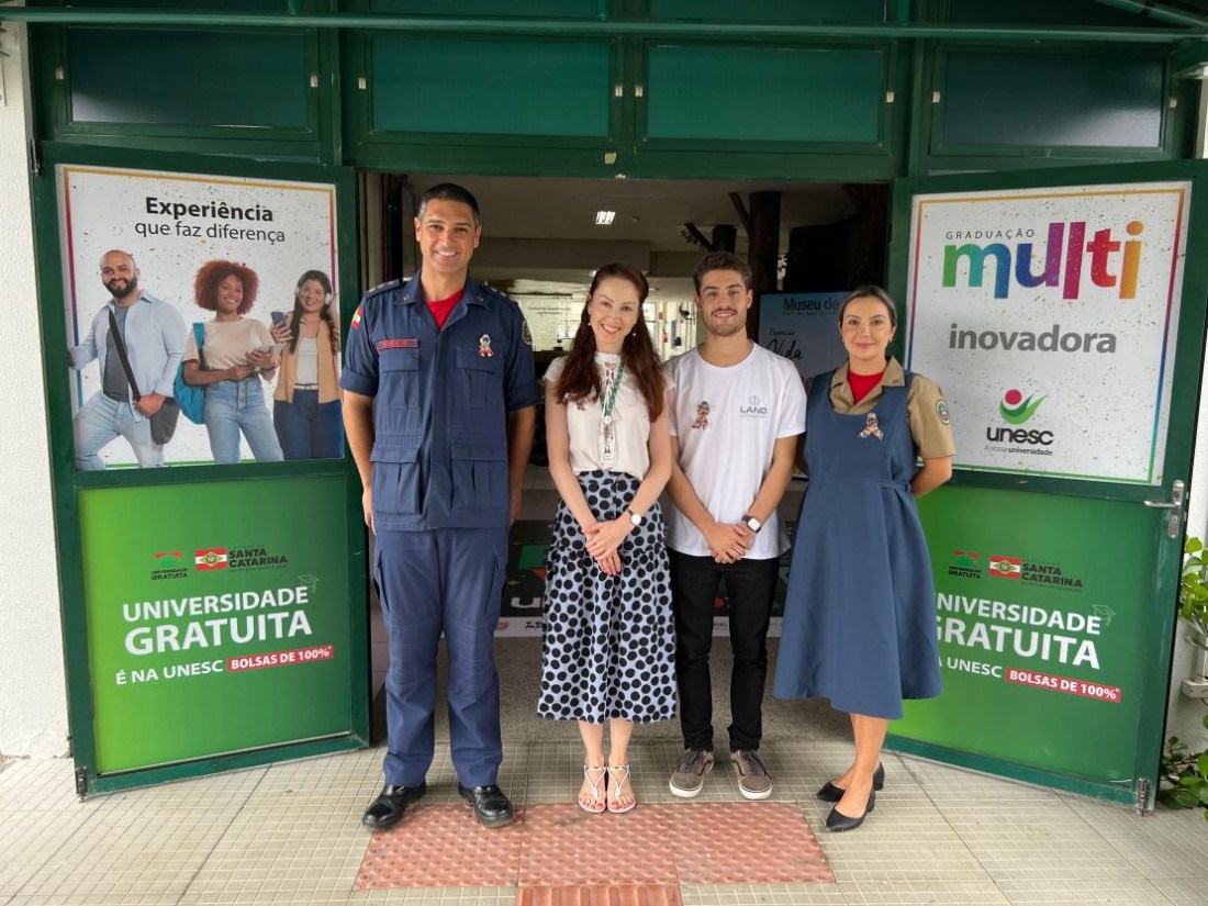  O Corpo de Bombeiros de Santa Catarina desenvolveu um protocolo inédito para o atendimento pré-hospitalar de pessoas com Transtorno do Espectro Autista (TEA). O protocolo garante cuidados adequados e sensíveis às necessidades específicas desses pacientes durante emergências, promovendo a inclusão e acessibilidade em situações de risco.