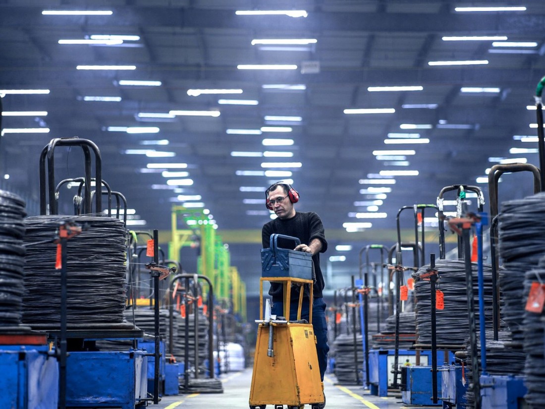 A indústria catarinense registrou recorde histórico de criação de empregos no primeiro semestre de 2024, respondendo por quase metade das vagas geradas no estado