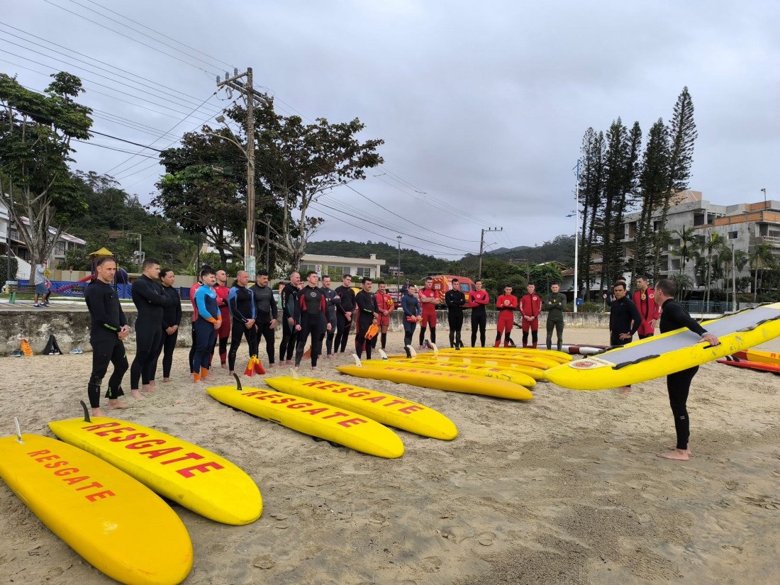 O Corpo de Bombeiros Militar de Santa Catarina (CBMSC) está em preparação para a Operação Veraneio, com o Curso de Guarda-Vidas Militar em andamento em Itajaí