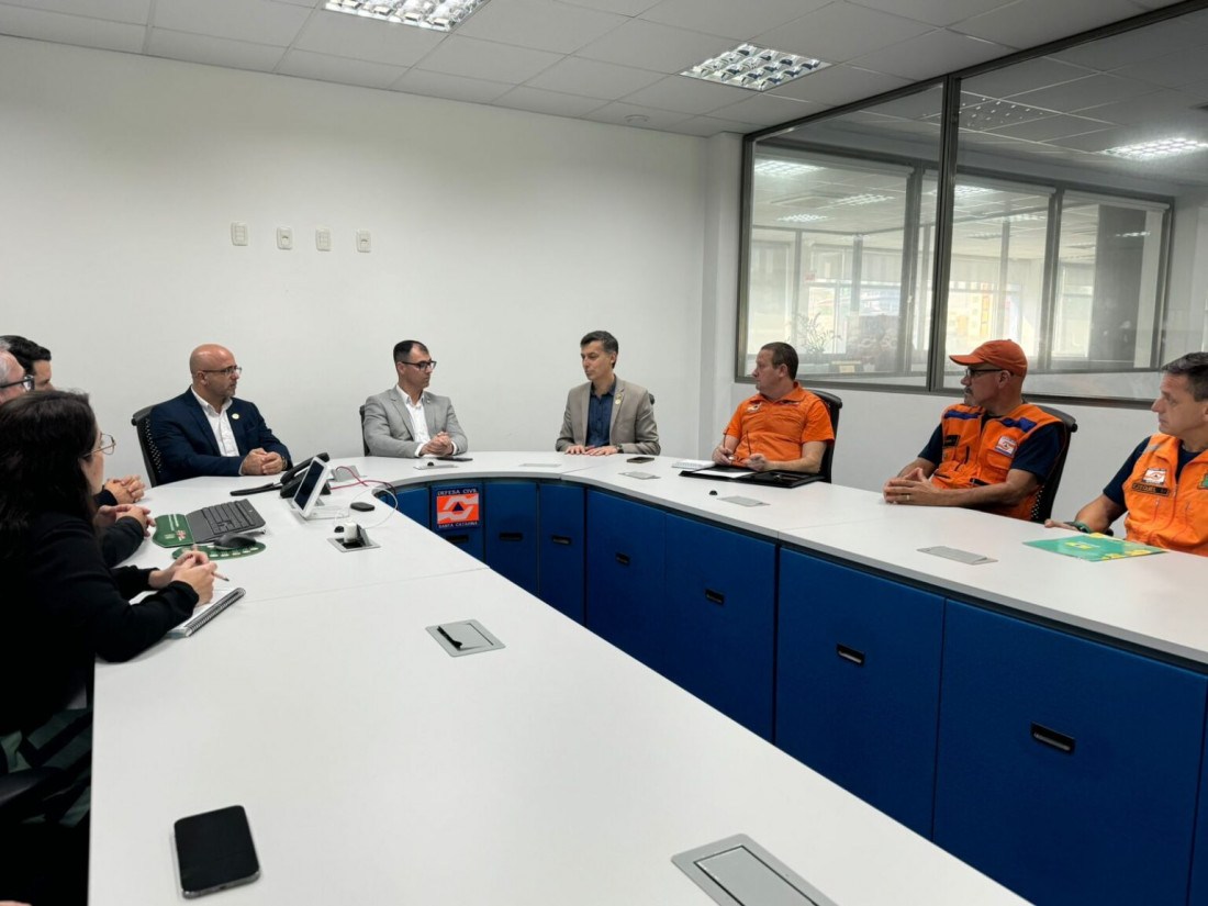 A iniciativa visa identificar, organizar e promover ações para fortalecer os municípios catarinenses em situações de risco. O projeto atua em duas frentes: alinhamento das iniciativas de resiliência climática e fomento a investimentos necessários.