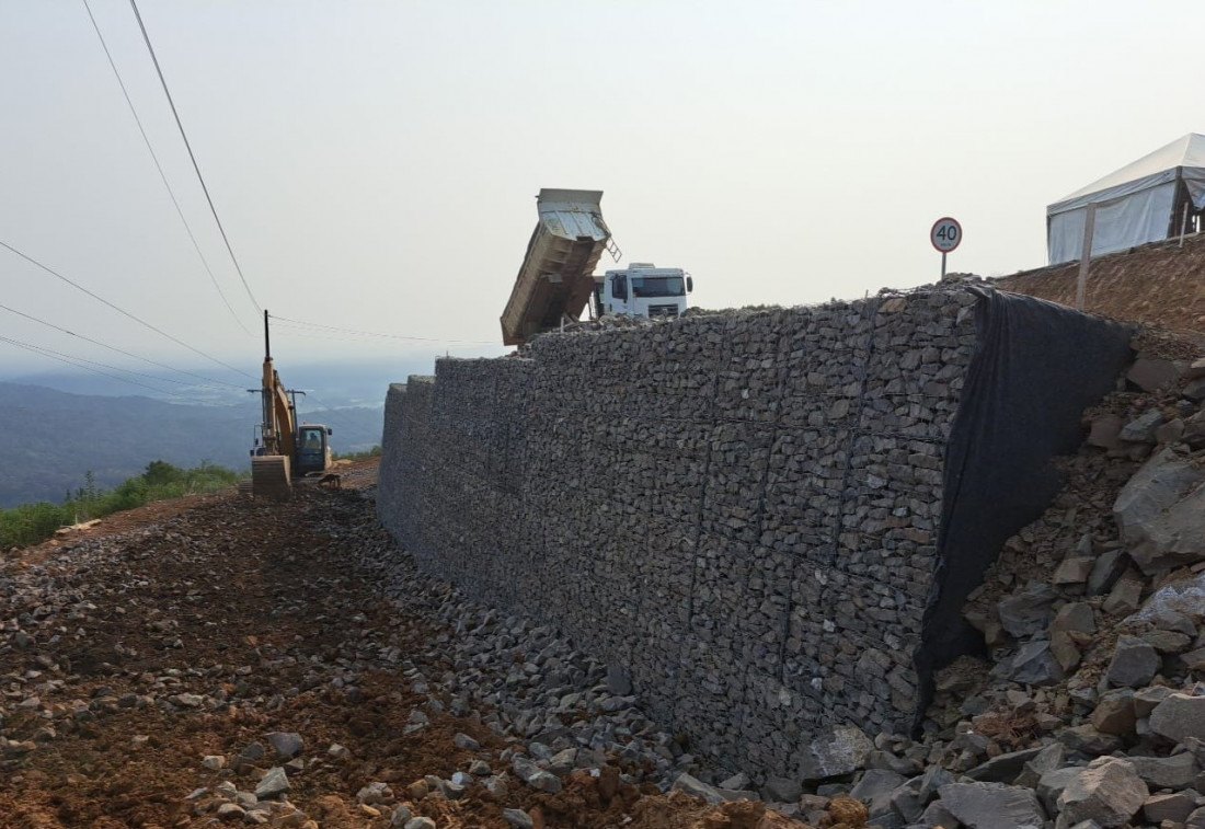 Obras na Serra do Avencal