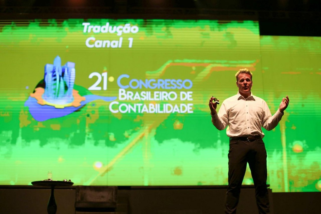 O 21 Congresso Brasileiro de Contabilidade debateu importantes temas na rea contbil, incluindo transformaes nas relaes trabalhistas, novas diretrizes educacionais e o papel da contabilidade no combate  corrupo