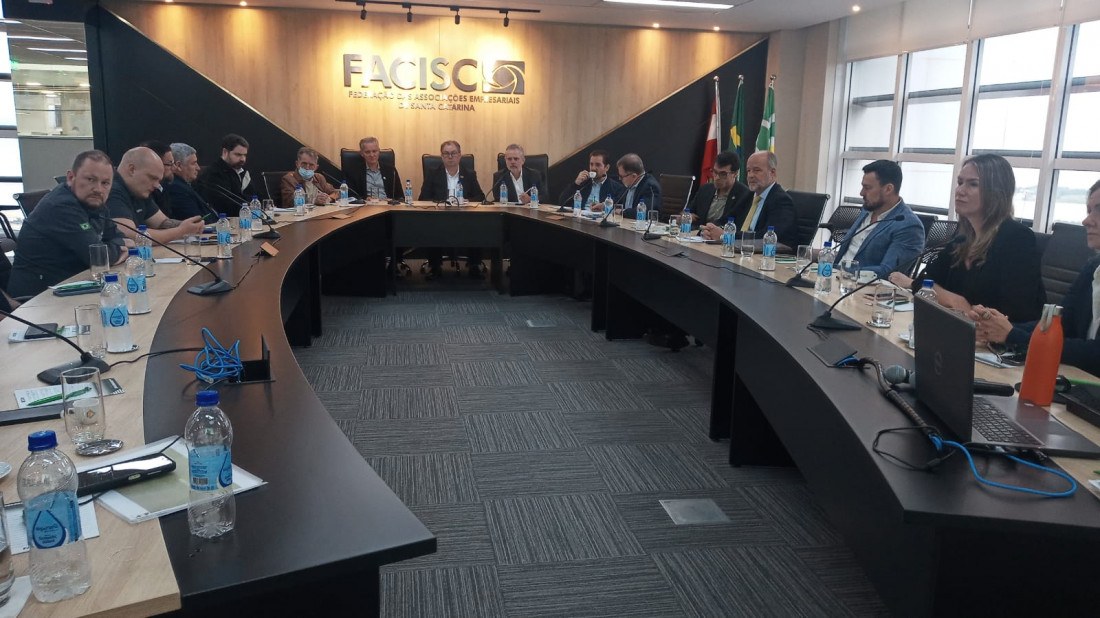 Reunião na Facisc