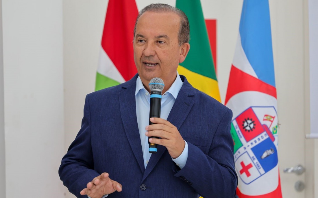 O Governo de Santa Catarina inaugurou a nova sinalização do Aeroporto da Serra Catarinense, em Correia Pinto. O investimento de R$ 368 mil contemplou pintura e sinalização horizontal na pista de pouso e decolagem, no pátio de aeronaves e nas taxiways