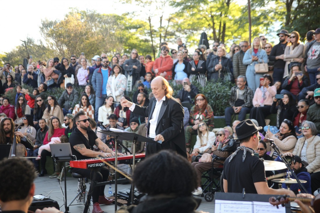 O show tem direção artística e regência do maestro José Nilo Valle