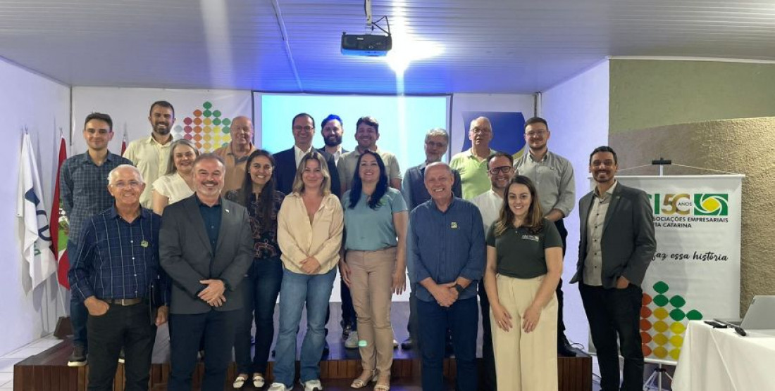 A reunião abordou o balanço do programa Voz Única Municipal e apresentou o projeto Promobis, que propõe integrar os municípios da Foz do Rio Itajaí por meio de iniciativas de mobilidade sustentável