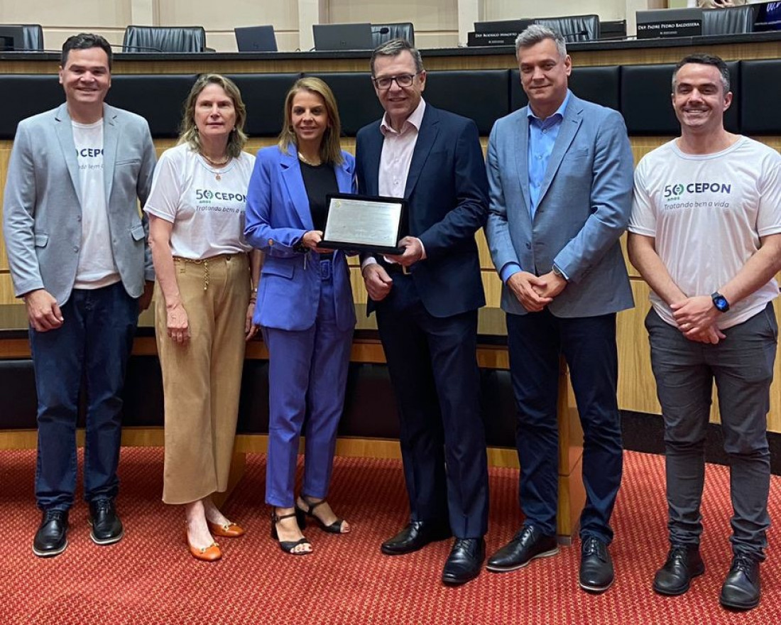 O CEPON, unidade da Secretaria de Estado da Saúde de Santa Catarina, foi homenageado pela ALESC com uma Moção de Aplausos em reconhecimento aos seus 50 anos de dedicação ao atendimento oncológico e à saúde pública