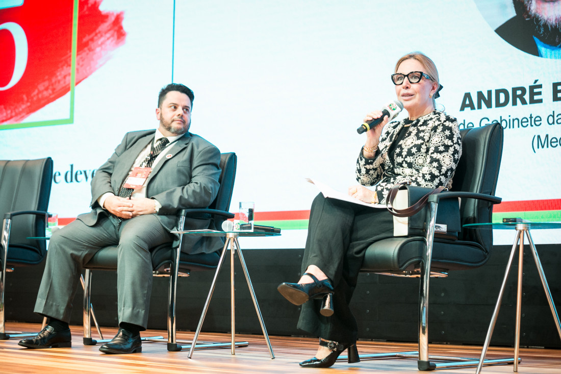 Chefe de Gabinete da Presidência, André Bernardi e a presidente do TRE/SC, desembargadora Maria do Rocio.
