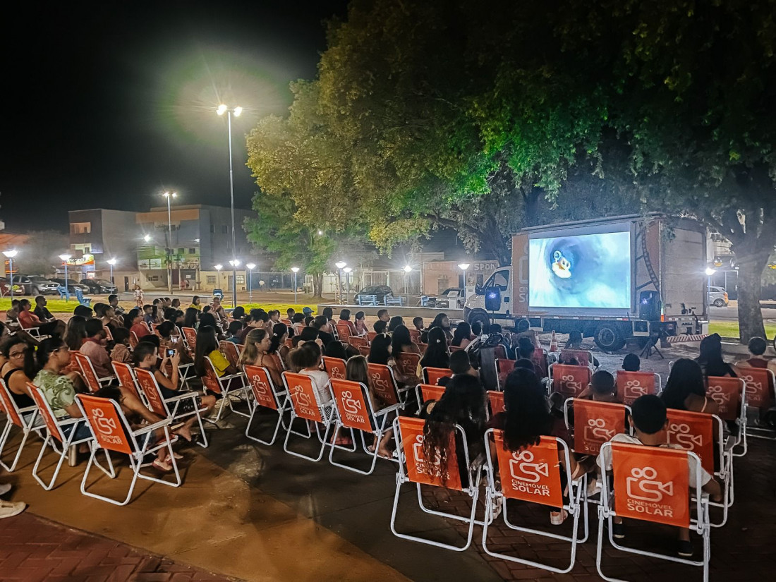 O Cinemóvel Solar é um projeto cultural gratuito e itinerante que levará cinema a diversas comunidades de Santa Catarina a partir de 22 de novembro