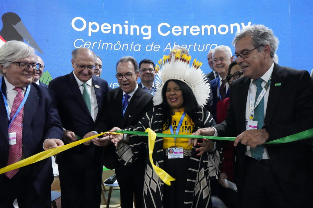 O evento contou com a participação do vice-presidente da República, Geraldo Alckmin, de ministros do governo federal, de governadores, do presidente do Sebrae, Décio Lima, e do presidente da Apex Brasil, Jorge Viana.