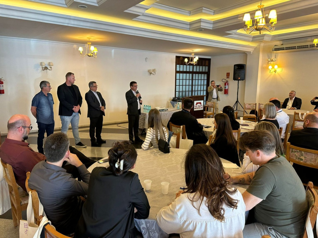 O Projeto PROSPERA SC é uma iniciativa do Sebrae/SC e da FCDL/SC que visa reunir informações, ideias e construir estratégias para o desenvolvimento das cidades ao redor da BR-116.