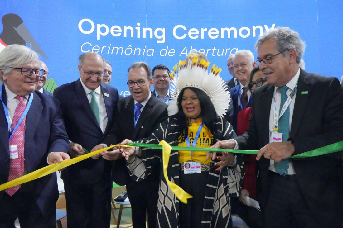 Décio Lima participou da abertura do Pavilhão Brasil na COP29 e assinou documentos que colocam as pequenas empresas no contexto climático global