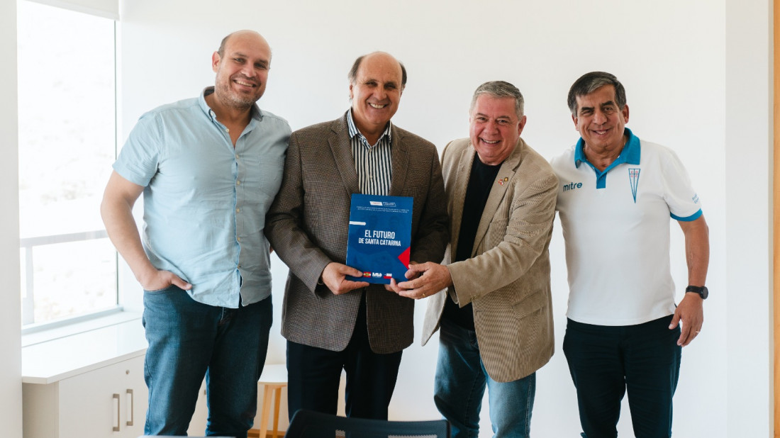 O projeto Futuro Catarinense, idealizado pelo deputado estadual Mário Motta, visa promover e apoiar atletas escolares do estado de Santa Catarina