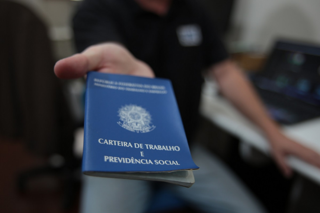 A taxa de desocupação em Santa Catarina caiu para 2,8%, a menor dos últimos 10 anos, segundo dados da PNAD Trimestral do IBGE
