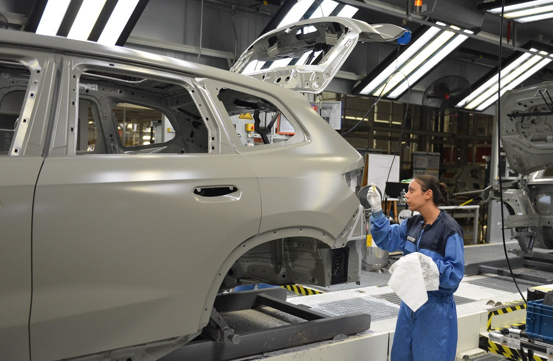 Araquari (SC), 17/04/2023 - O governador Jorginho Mello visitou a fábrica de automóveis BMW na manhã desta segunda-feira (17) e acompanhou a cerimônia de início da produção do novo SUV BMW X1. Foto: Eduardo Valente/SECOM