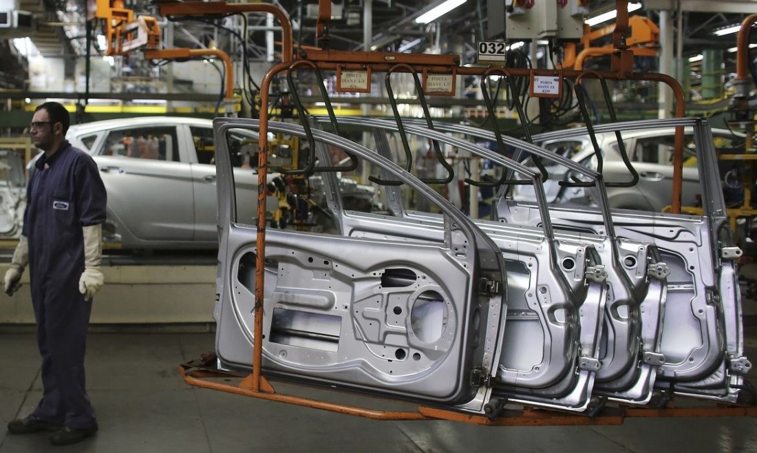 Produção industrial tem queda de 0,2% em outubro