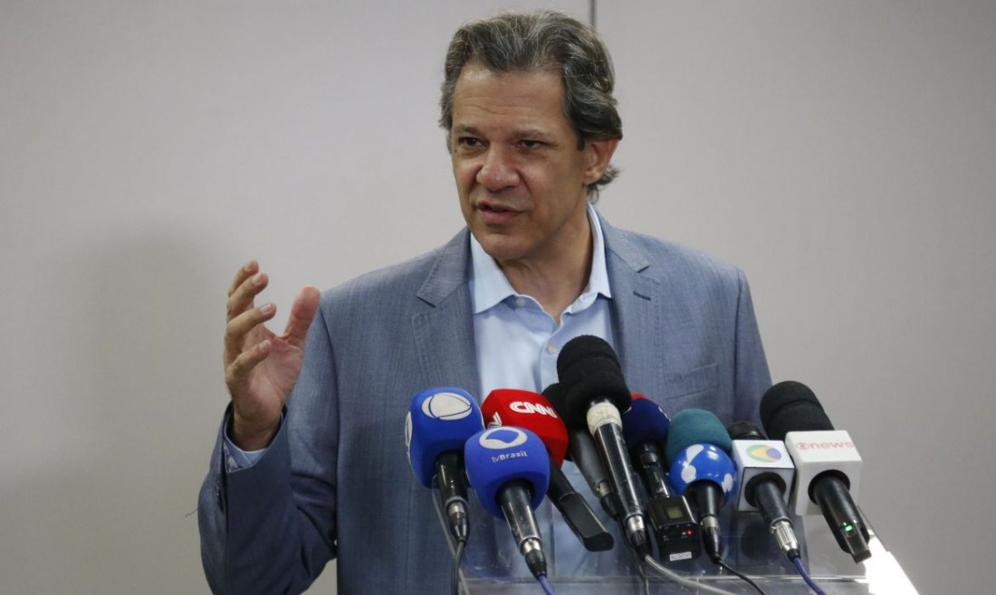 Haddad diz que câmbio é flutuante e que o dólar vai se acomodar