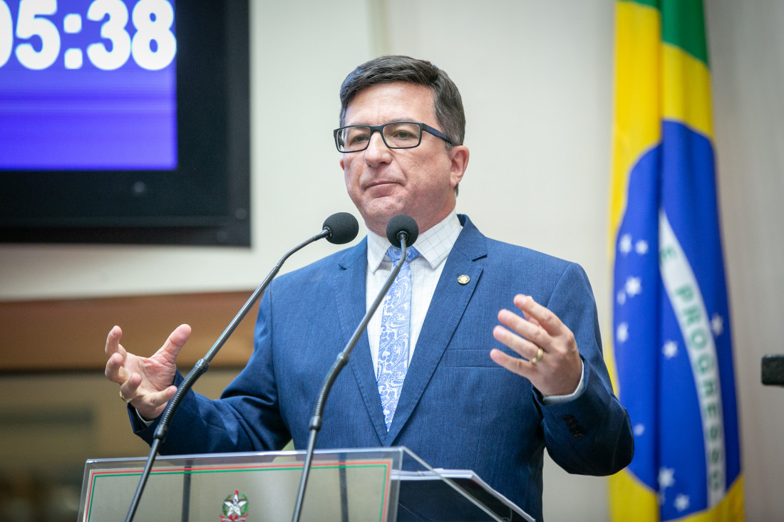 Júnior Cardoso, ex-vice-prefeito de Camboriú, assumiu a cadeira na ALESC na última quarta (18/12), após renúncia do deputado Delegado Egídio Ferrari (PL)