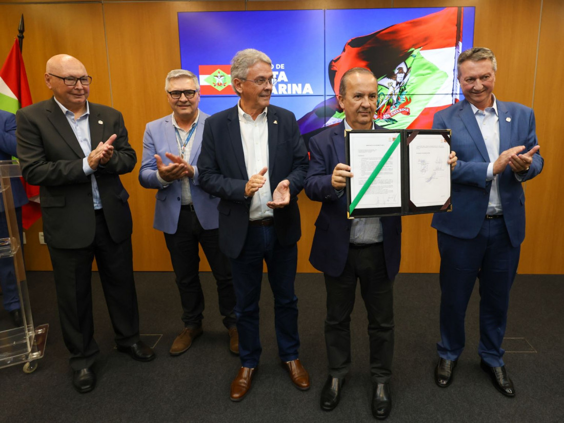  Governo do Estado de Santa Catarina e a Celesc uniram forças para iluminar as escolas estaduais com energia solar