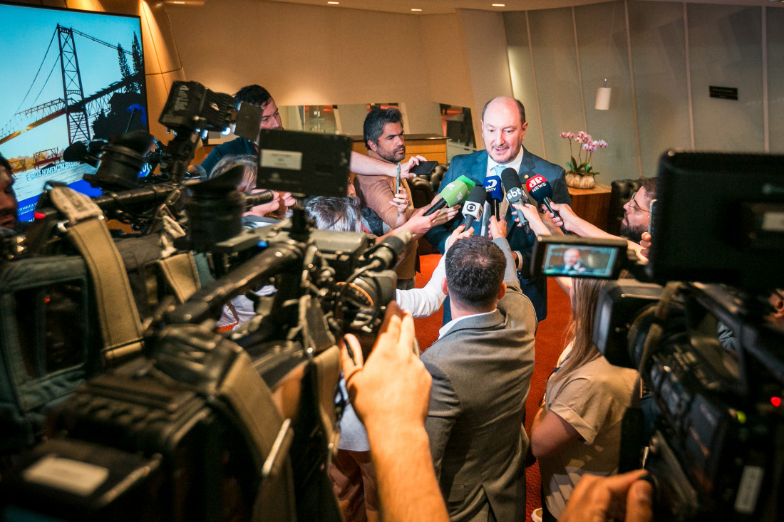 Deputado Mauro De Nadal (MDB), presidente da Alesc, concede entrevista coletiva, na qual fez balanço do ano legislativo