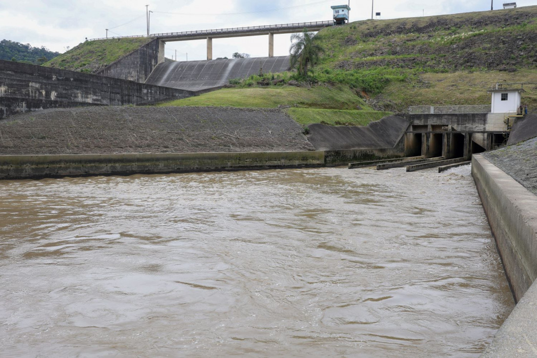 A modernização da Barragem Sul é essencial para prevenir enchentes e melhorar a segurança hídrica na região do Alto Vale do Itajaí 