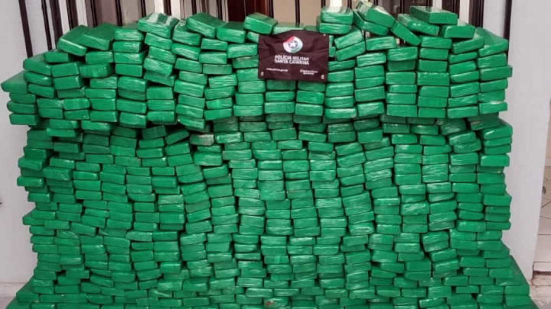 Vinte e oito armas de fogo e 1.610 munições também foram tiradas de circulação pela Polícia Militar Rodoviária