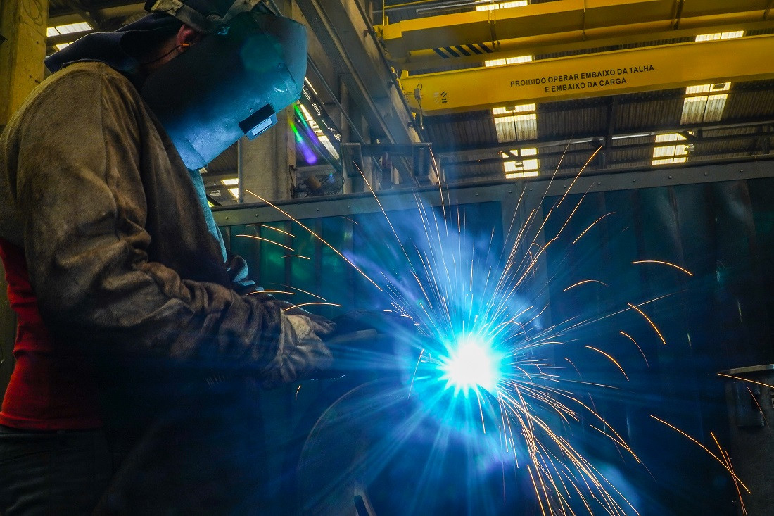 Desempenho da indústria de Santa Catarina acumula alta de 7,3% entre janeiro e novembro de 2024, mais do que o dobro da média nacional