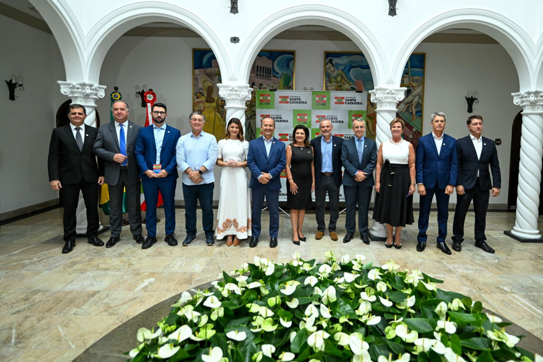 A posse dos novos integrantes do primeiro escalão do governo estadual foi realizada na manhã desta sexta-feira, 24, na Casa d’Agronômica, em Florianópolis.