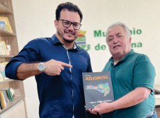 Prefeito de Apiúna e presidente da AMVE, Marcelo Doutel a Silva, e Ailton Coelho