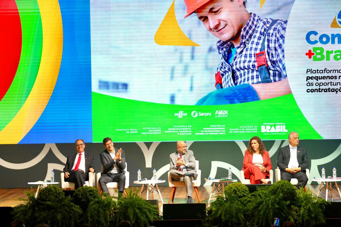 O presidente da institui&ccedil;&atilde;o, D&eacute;cio Lima, participou, nesta ter&ccedil;a-feira (11) do lan&ccedil;amento a plataforma Contrata Mais Brasil, do governo federal 