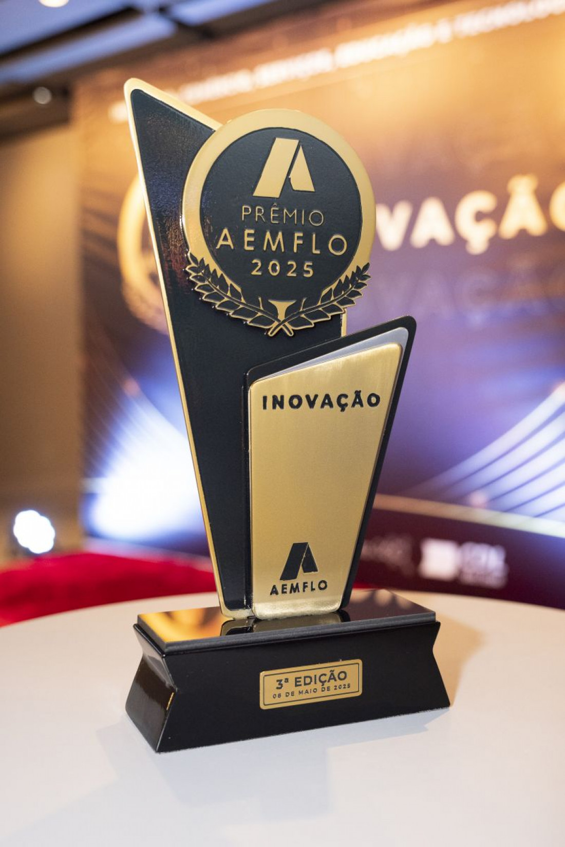 O Prêmio tem cinco categorias principais, divididas em três subcategorias, e totaliza até 15 empresas premiadas. 