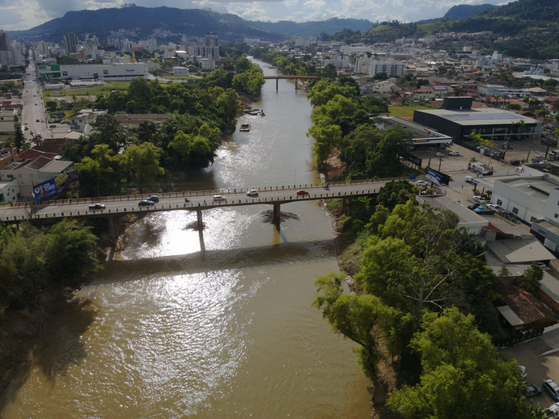 O Governo de Santa Catarina lança um importante projeto para melhorar a drenagem das águas e minimizar os impactos das enchentes nos municípios do Vale do Itajaí