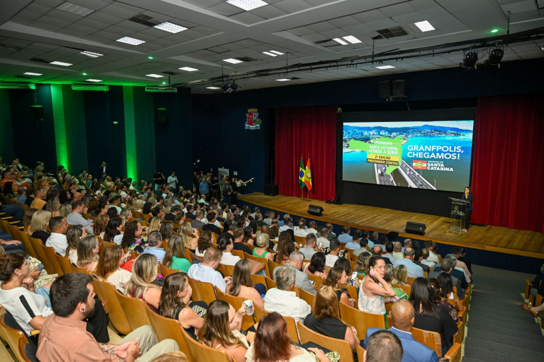 Governador estava acompanhado por secretários, presidentes de autarquias, gerentes regionais e parlamentares