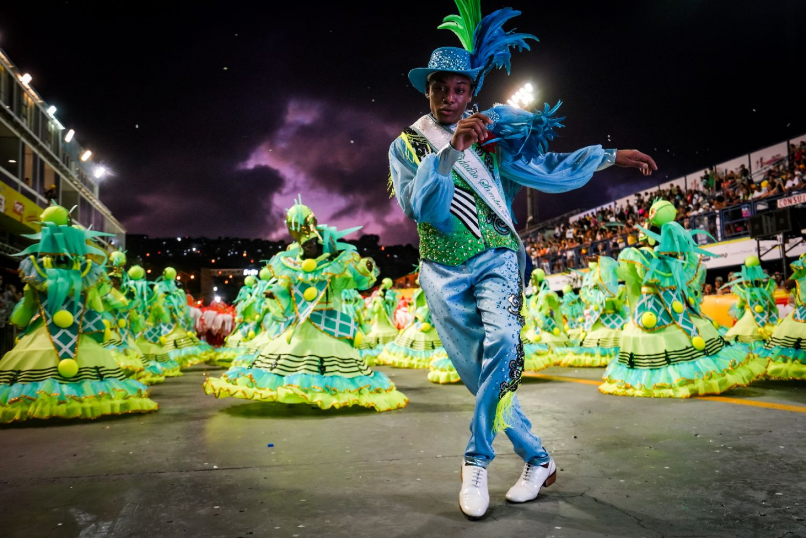 Santa Catarina está entre os destinos mais procurados por turistas internacionais no Carnaval, segundo a Booking.com. Florianópolis e Bombinhas se destacam no ranking, junto com destinos clássicos como Rio de Janeiro, Búzios e Arraial do Cabo.