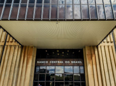 Mercado reduz estimativas para crescimento da economia e inflação