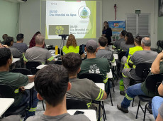 Durante a palestra, Roberta ressaltou a necessidade de ações concretas para garantir o acesso à água potável 