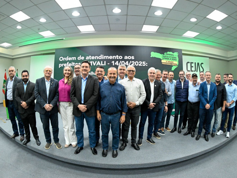 O governador ainda agradeceu o apoio que o programa tem recebido dos deputados estaduais que também têm acompanhado o roteiro pelo estado.