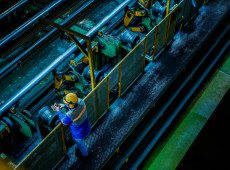 Setor industrial avançou 7,6% no primeiro bimestre do ano