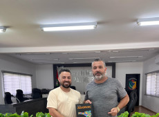  Jornal Rota Noticias, de Otacílio Costa, entregou a Revista da Adjori/SC a diversas lideranças da região do Planalto Serrano